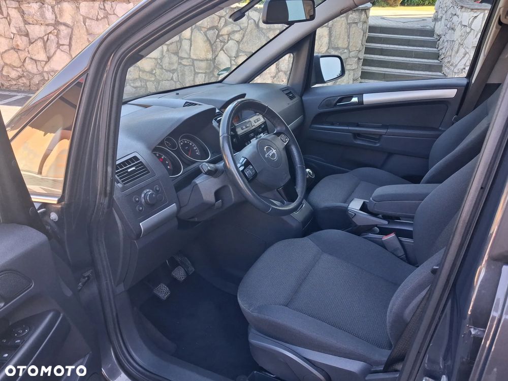 Opel Zafira - 12