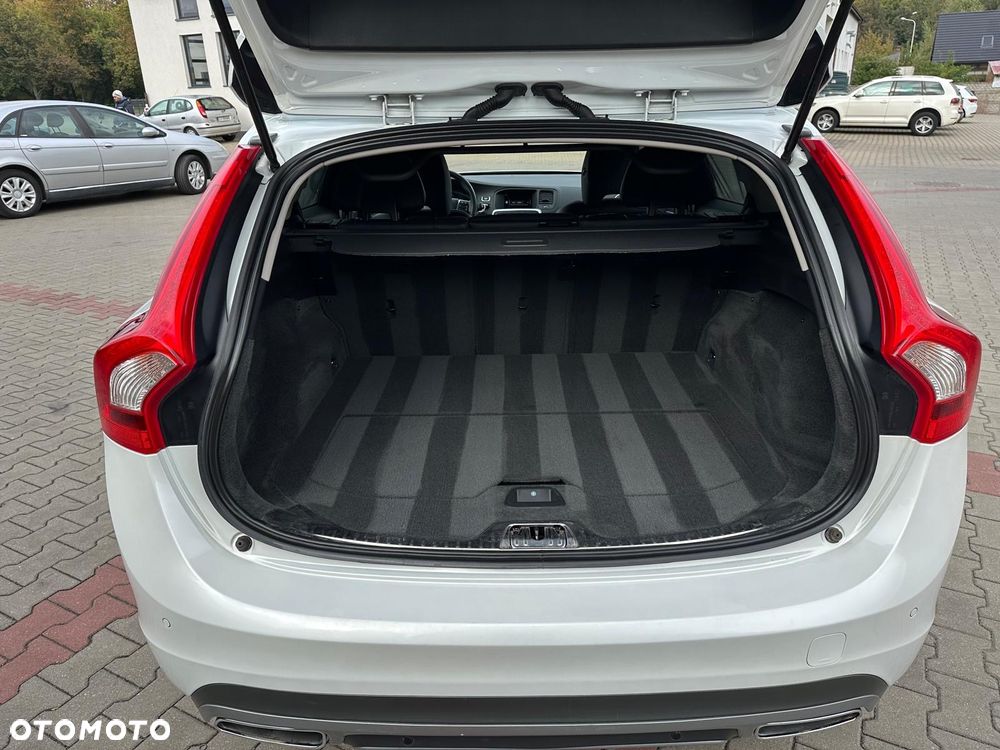Volvo V60 D4 AWD Geartronic Summum - 26