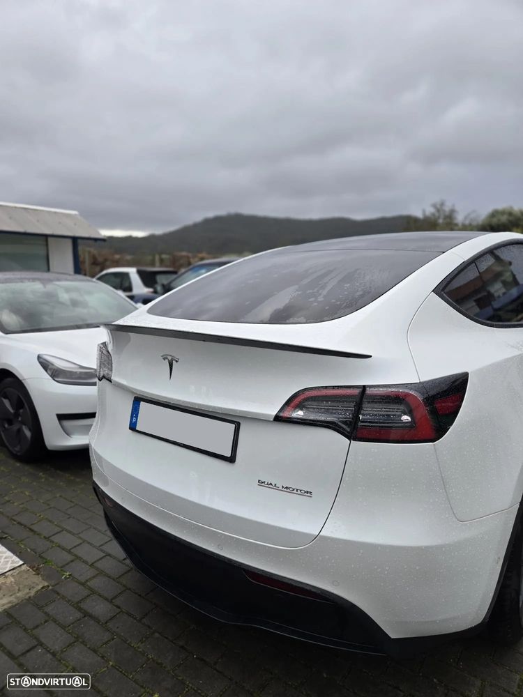 Tesla Model Y Performance Dual Motor AWD - 2