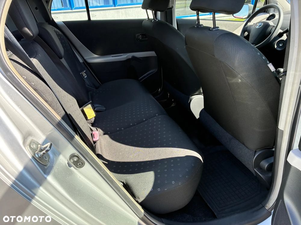 Toyota Yaris 1.3 Terra Gold - 13