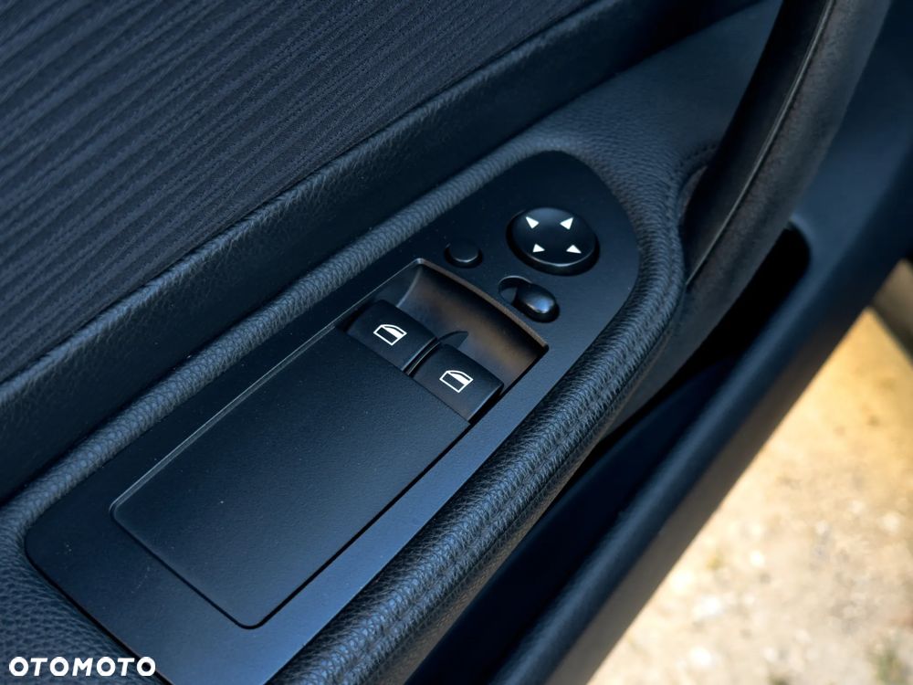 BMW Seria 1 120d DPF Edition Sport - 20