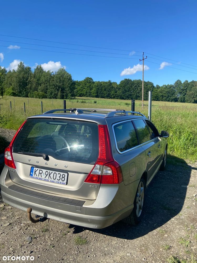 Volvo V70 2.4D Momentum - 3