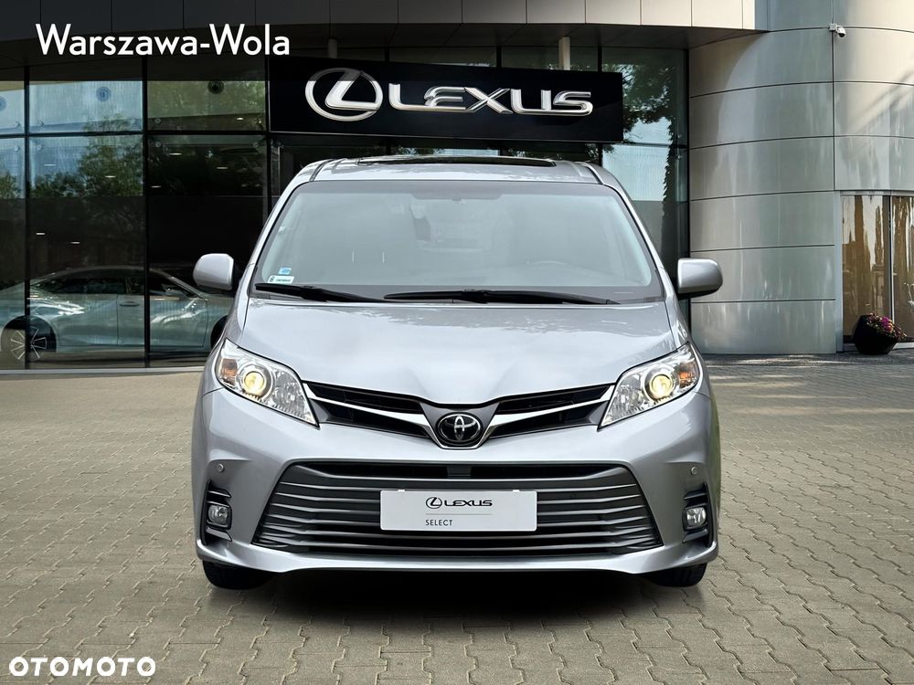 Toyota Sienna - 8