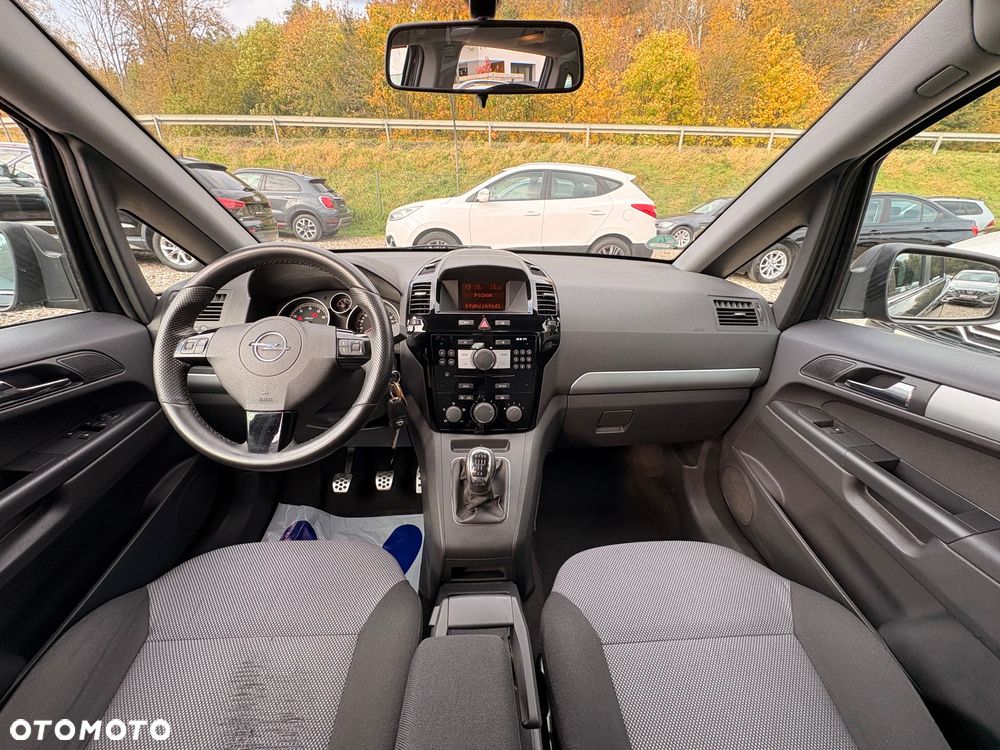 Opel Zafira 1.8 Sport - 23