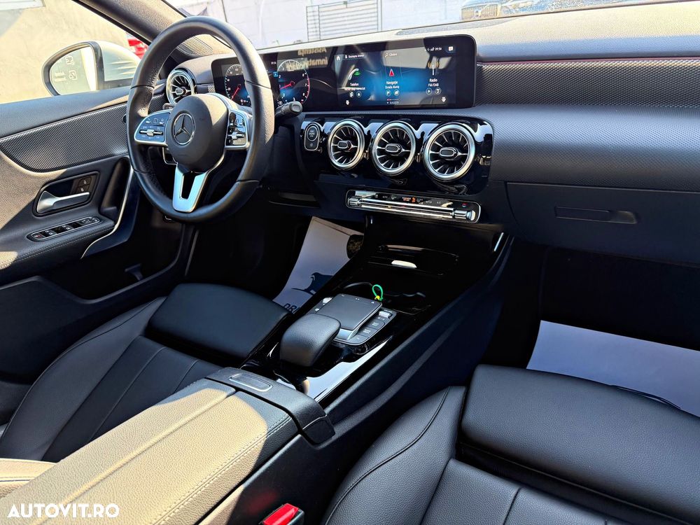 Mercedes-Benz A 180 Sedan MHEV 7G-DCT - 15