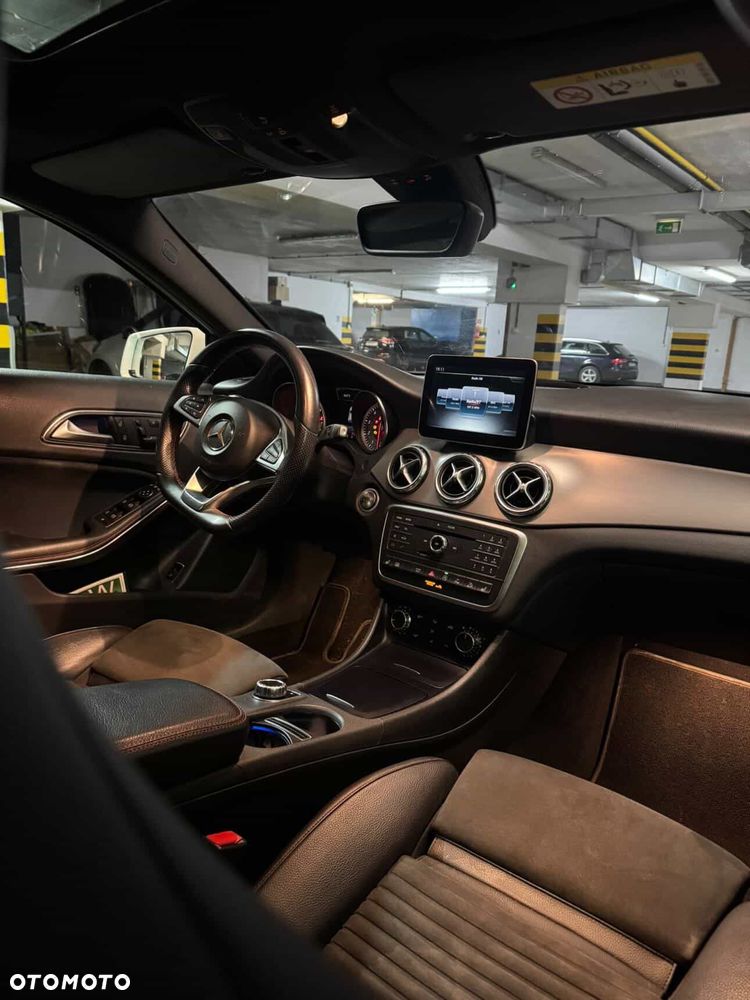 Mercedes-Benz GLA 250 4-Matic AMG Line - 19