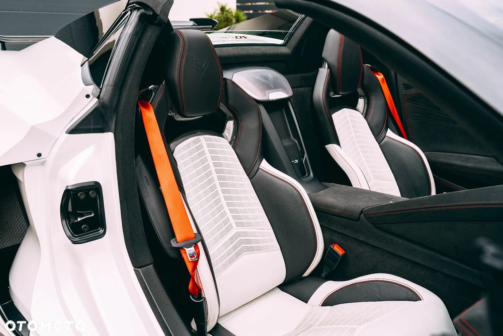 Chevrolet Corvette - 38