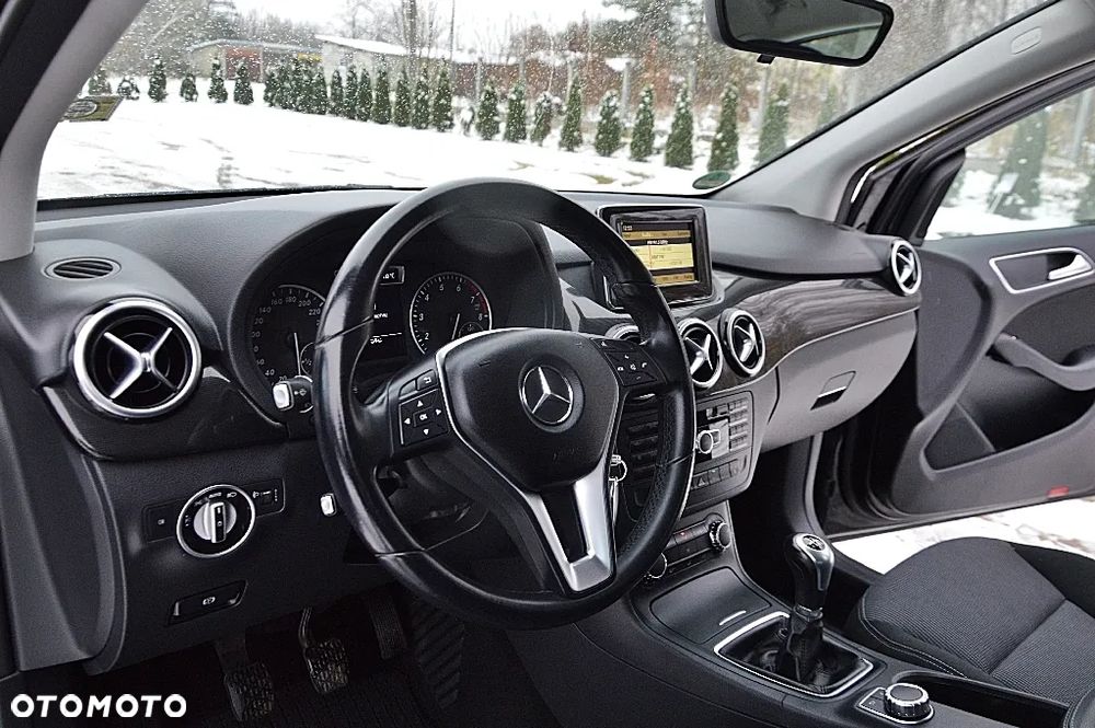 Mercedes-Benz Klasa B 180 BlueEFFICIENCY Edition - 18