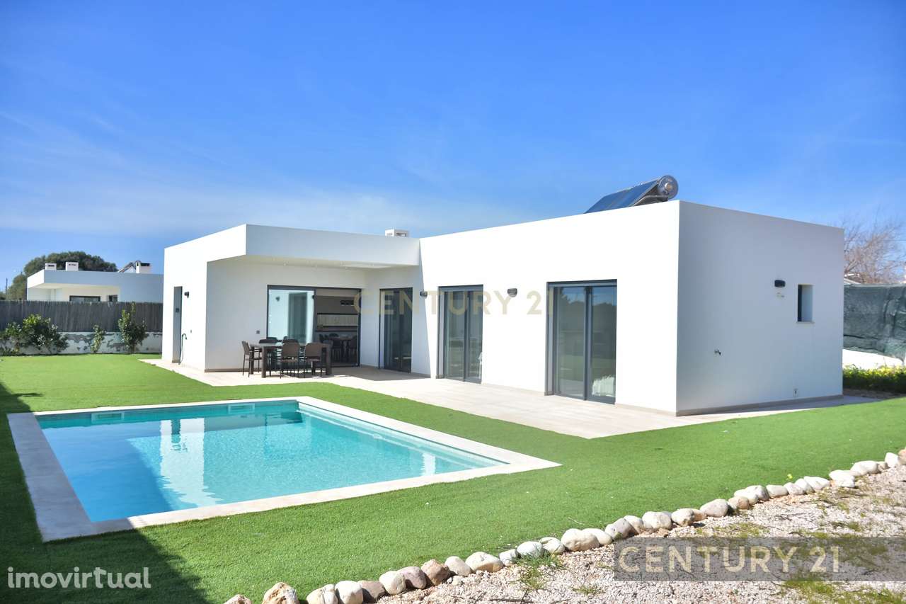 Luxo e Tranquilidade em Sagres: Uma Moradia Contemporânea à espera de - Grande imagem: 2/46