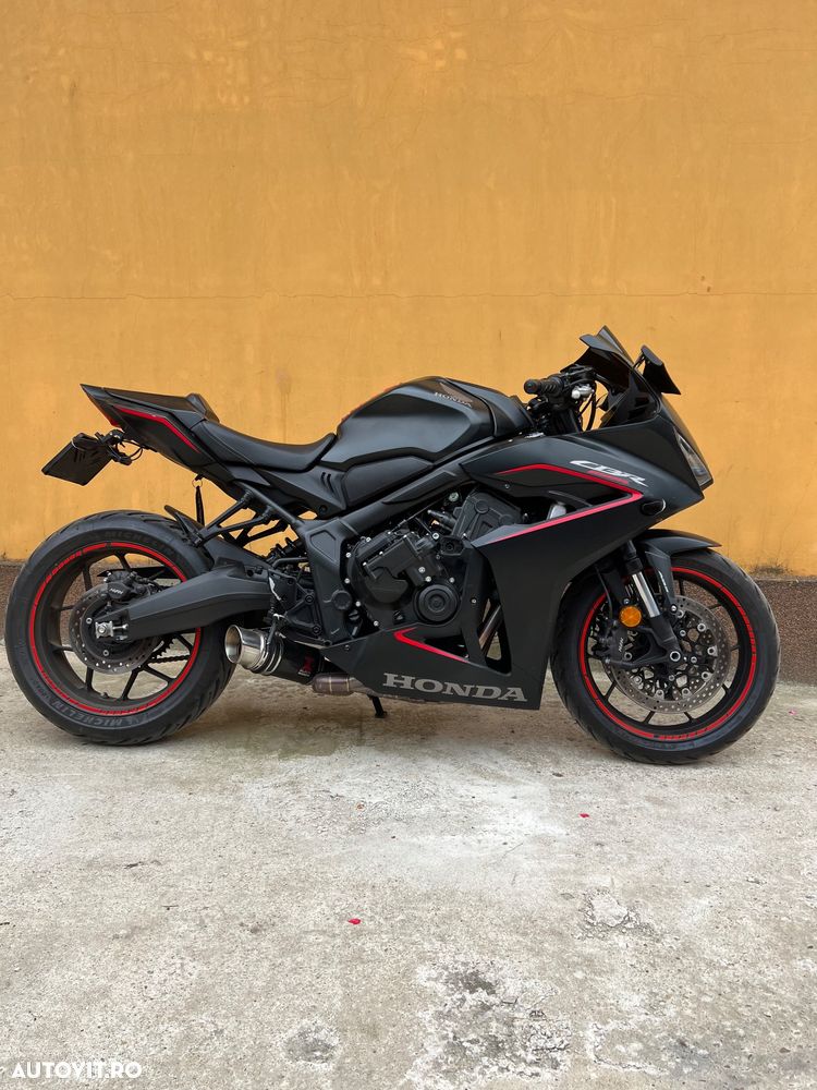 Honda CBR 650R - 1