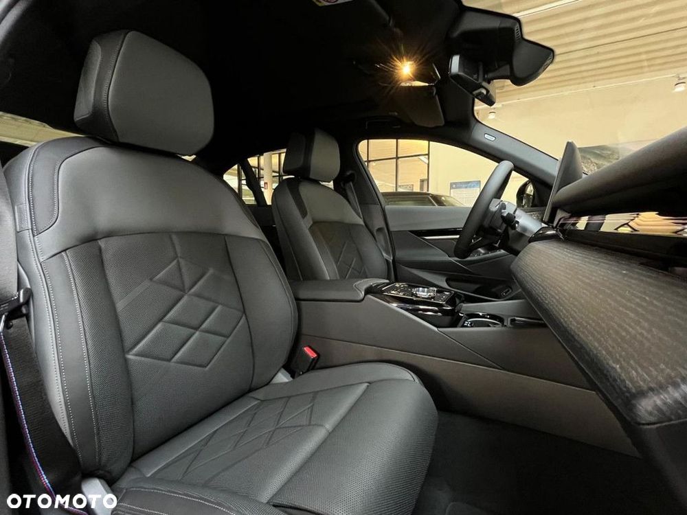 BMW Seria 5 540d xDrive mHEV M Sport - 12