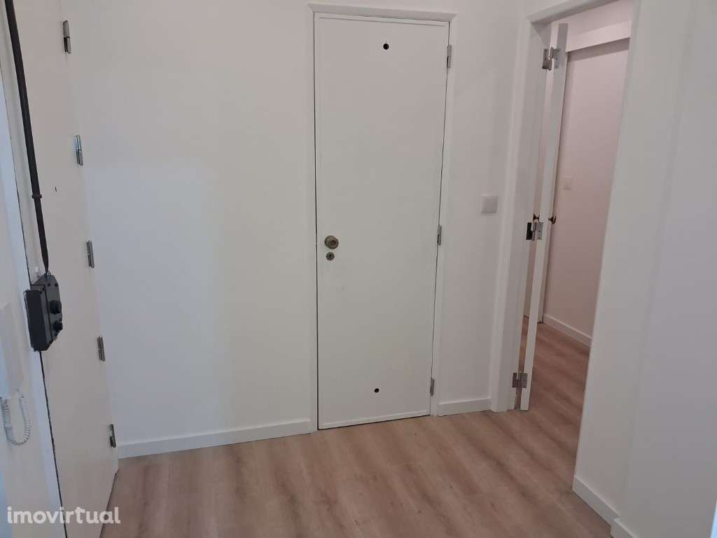 T3 em Alfornelos - Grande imagem: 2/16