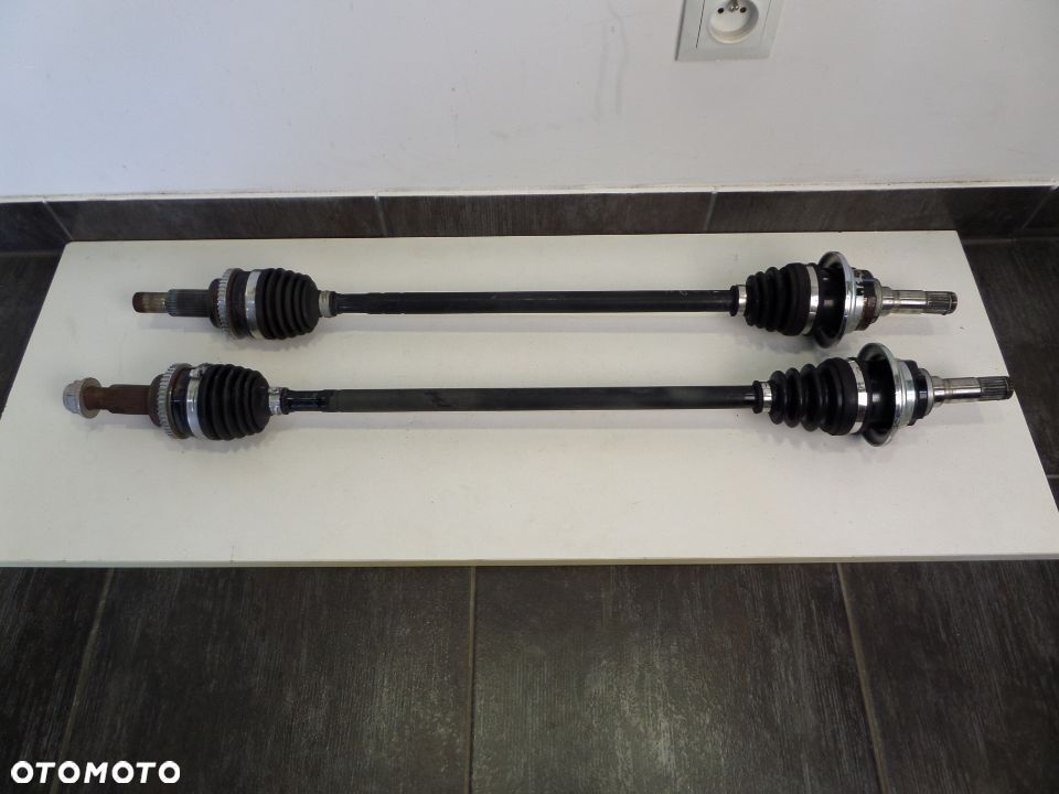 MAZDA 6 GJ LIFT 16 4X4 4WD 4L  PÓŁOŚ TYŁ PRAWA LEWA - 1