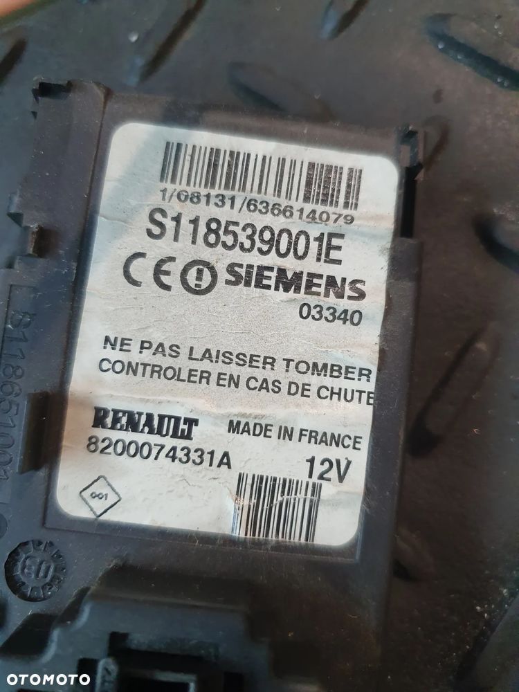 Renault Megane II 2 03-09 STACYJKA CZYTNIK KART OE 8200074331A - 2