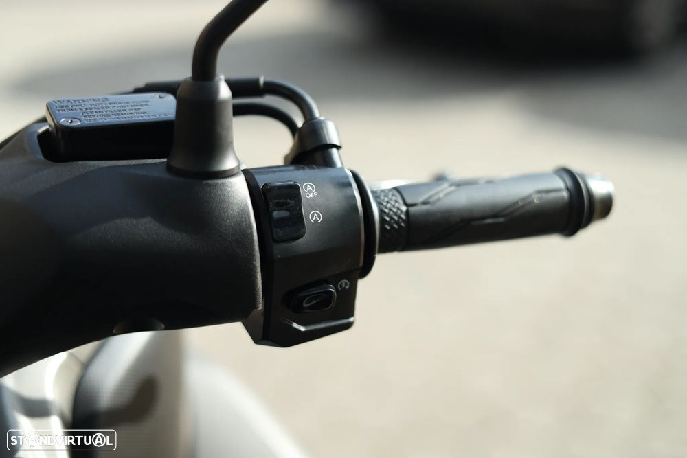 Yamaha Tricity Carta de Carro - 15