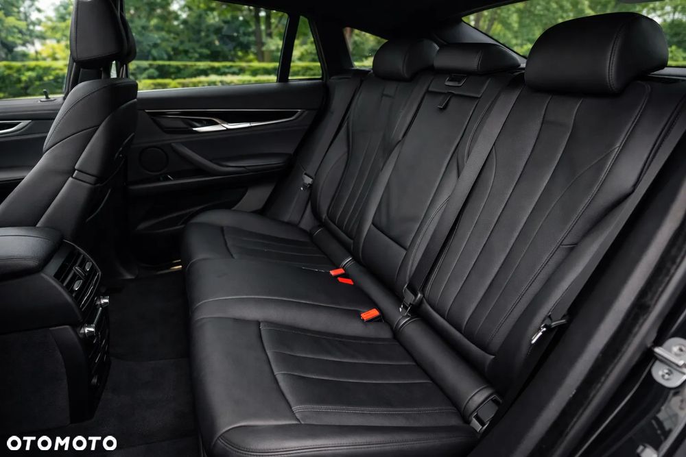 BMW X6 - 12