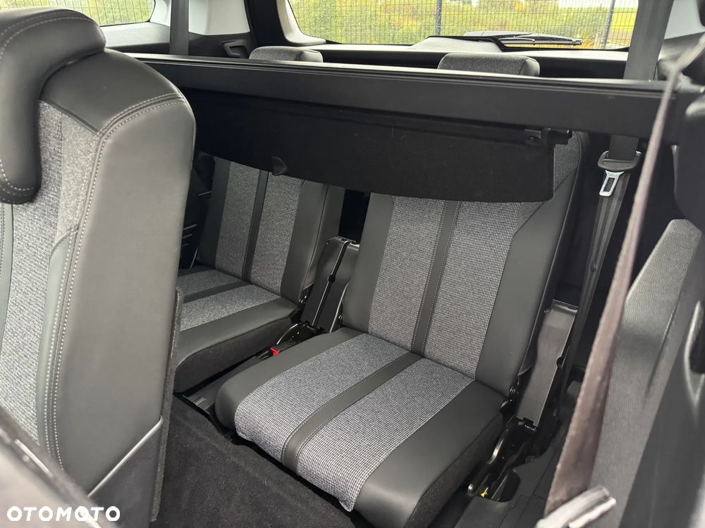Peugeot 5008 BlueHDI 130 EAT8 Allure - 22