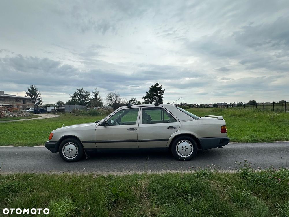 Mercedes-Benz W124 (1984-1993) - 2