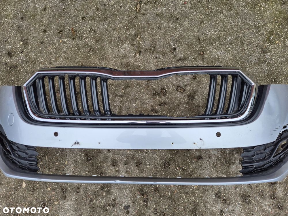 Skoda Octavia 4 IV 19- zderzak przedni kratka chrom 5E3 - 3