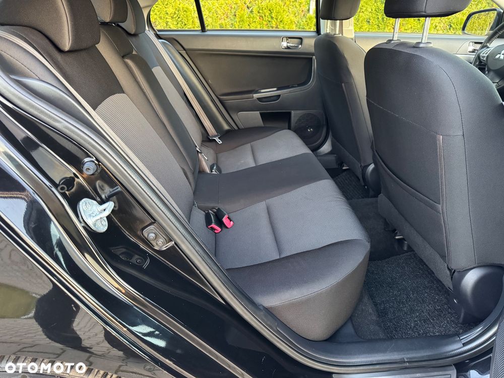 Mitsubishi Lancer 1.8 Invite - 24