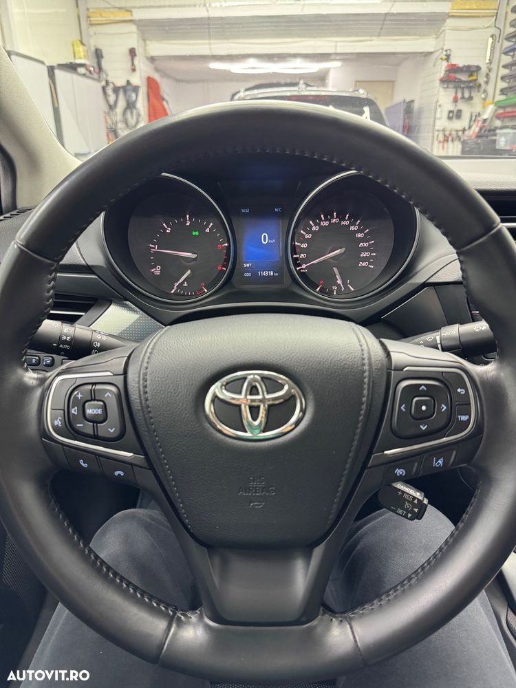 Toyota Avensis 2.0 D-4D Elegance - 12