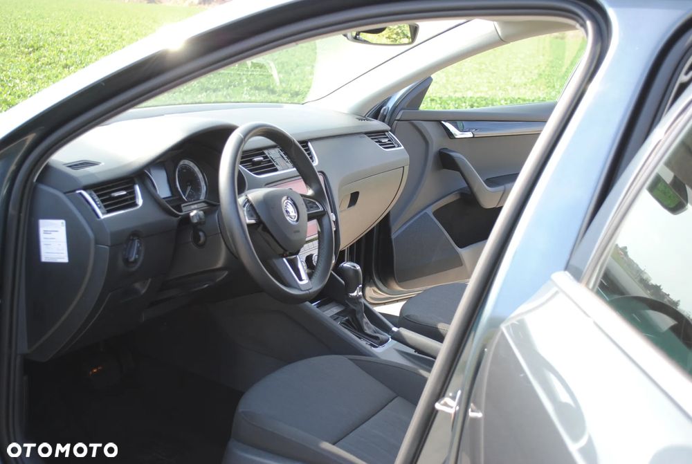 Skoda Octavia 1.5 TSI ACT Style DSG - 7