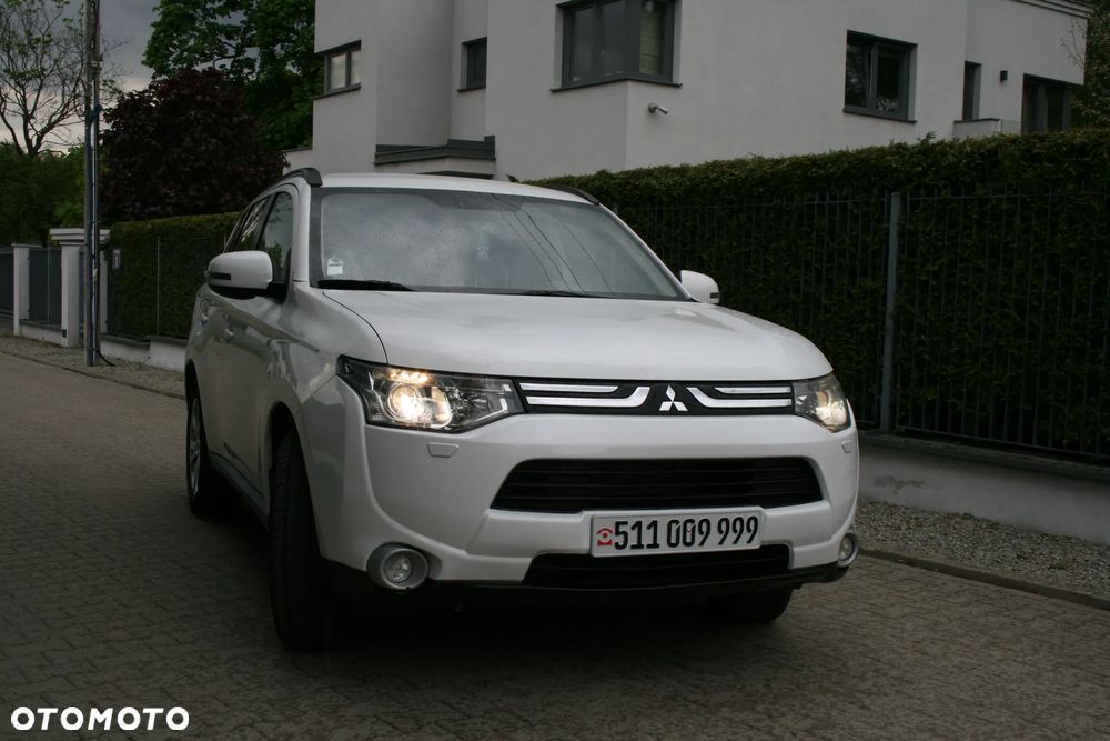 Mitsubishi Outlander 2.2 DID Intense - 4