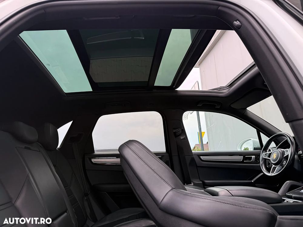 Porsche Cayenne S - 34