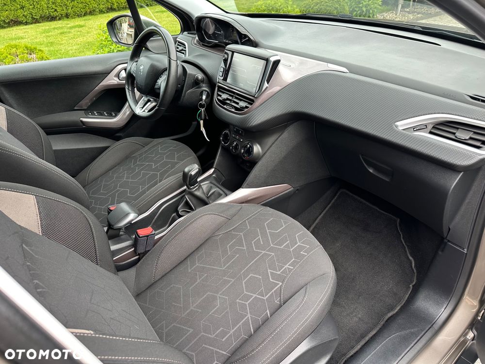 Peugeot 2008 1.2 Pure Tech GPF Style - 30