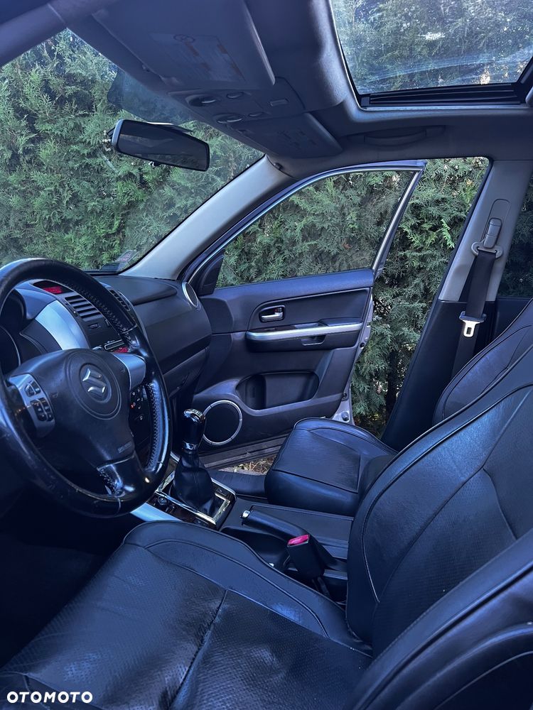 Suzuki Grand Vitara 2.0 De luxe - 11
