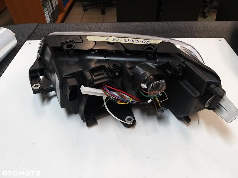 Reflektor Prawy  VW PASSAT B5 B GP  H7, elektryczny, kolor wkładu: srebrny VW PASSAT 10.00-05.05 - 3