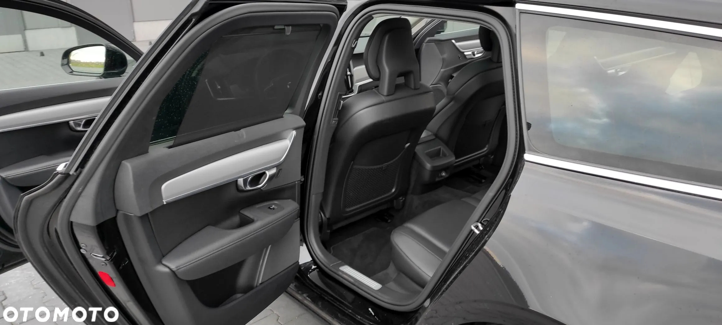 Volvo V90 D4 Momentum - 28