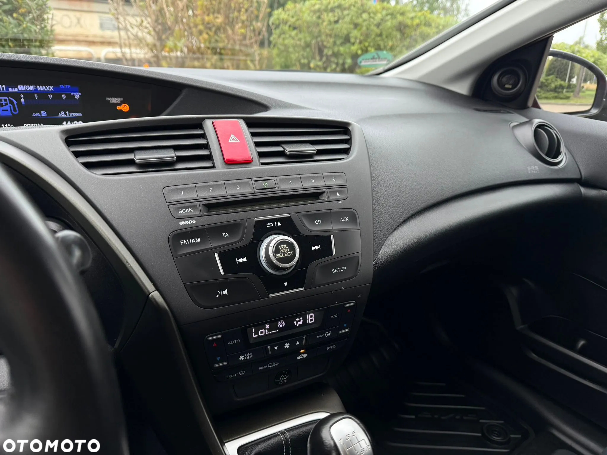 Honda Civic 1.8 i-VTEC Executive Black Edition - 31