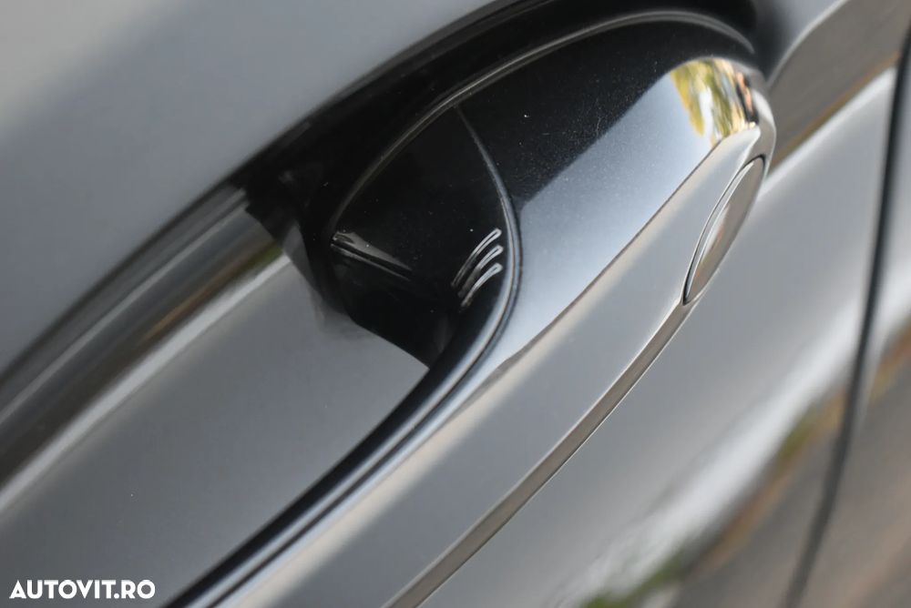 BMW Seria 5 530i xDrive AT MHEV - 13