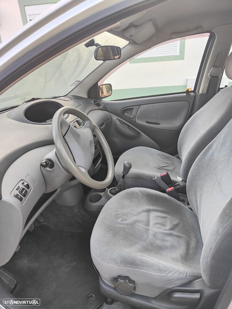 Toyota Yaris 1.0 Sol ABS+CD - 6