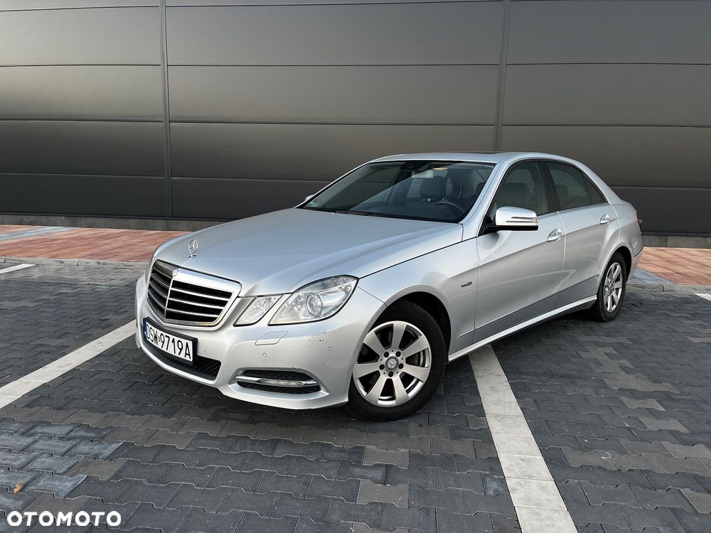 Mercedes-Benz Klasa E 200 CGI BlueEffICIENCY Avantgarde - 1