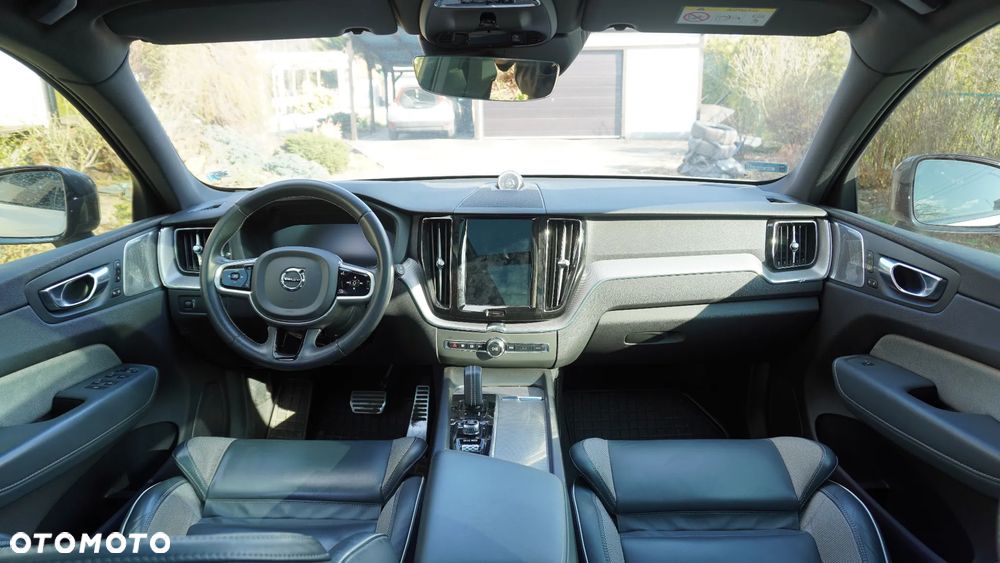 Volvo XC 60 B5 D AWD R-Design - 23