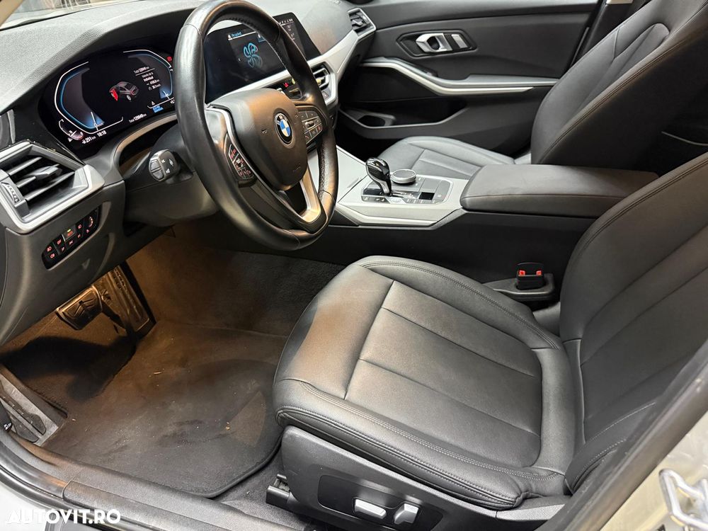 BMW Seria 3 320i AT - 24