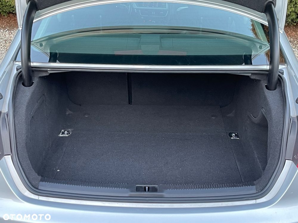 Audi A4 Limousine 2.0 TDI DPF quattro S tronic Attraction - 19