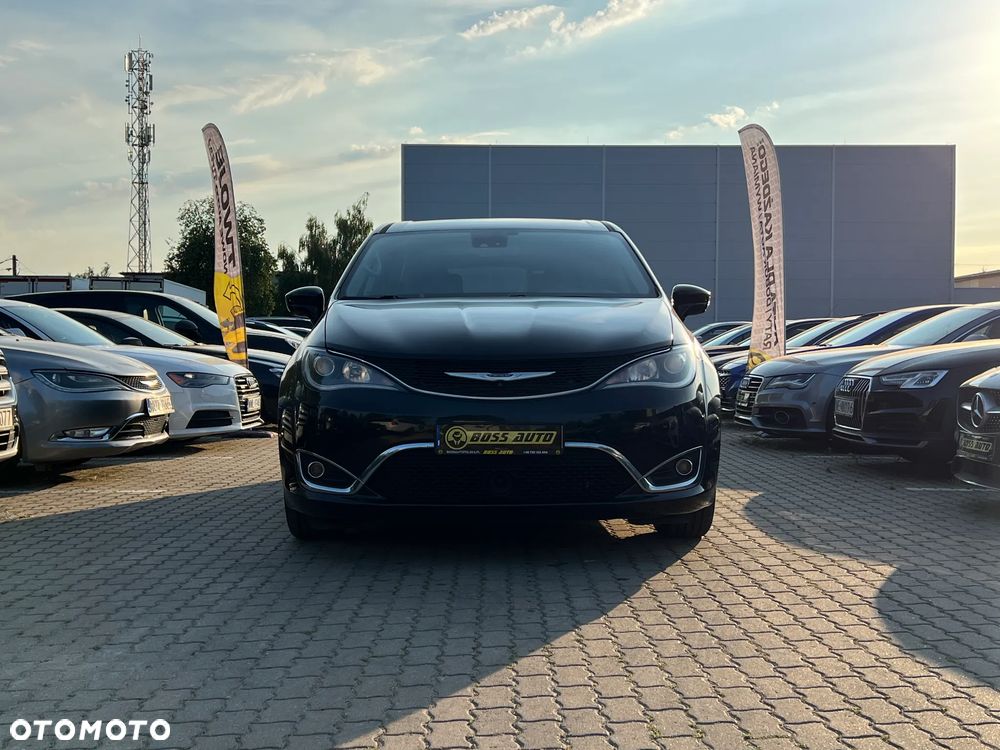 Chrysler Pacifica - 4