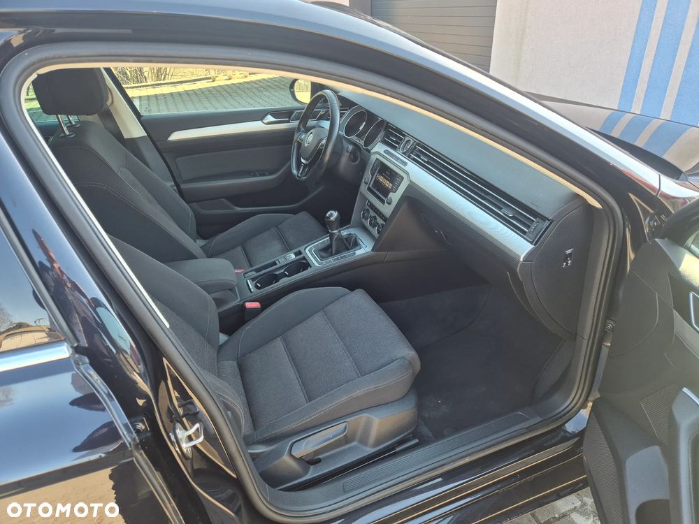 Volkswagen Passat 2.0 TDI (BlueMotion Technology) Comfortline - 27