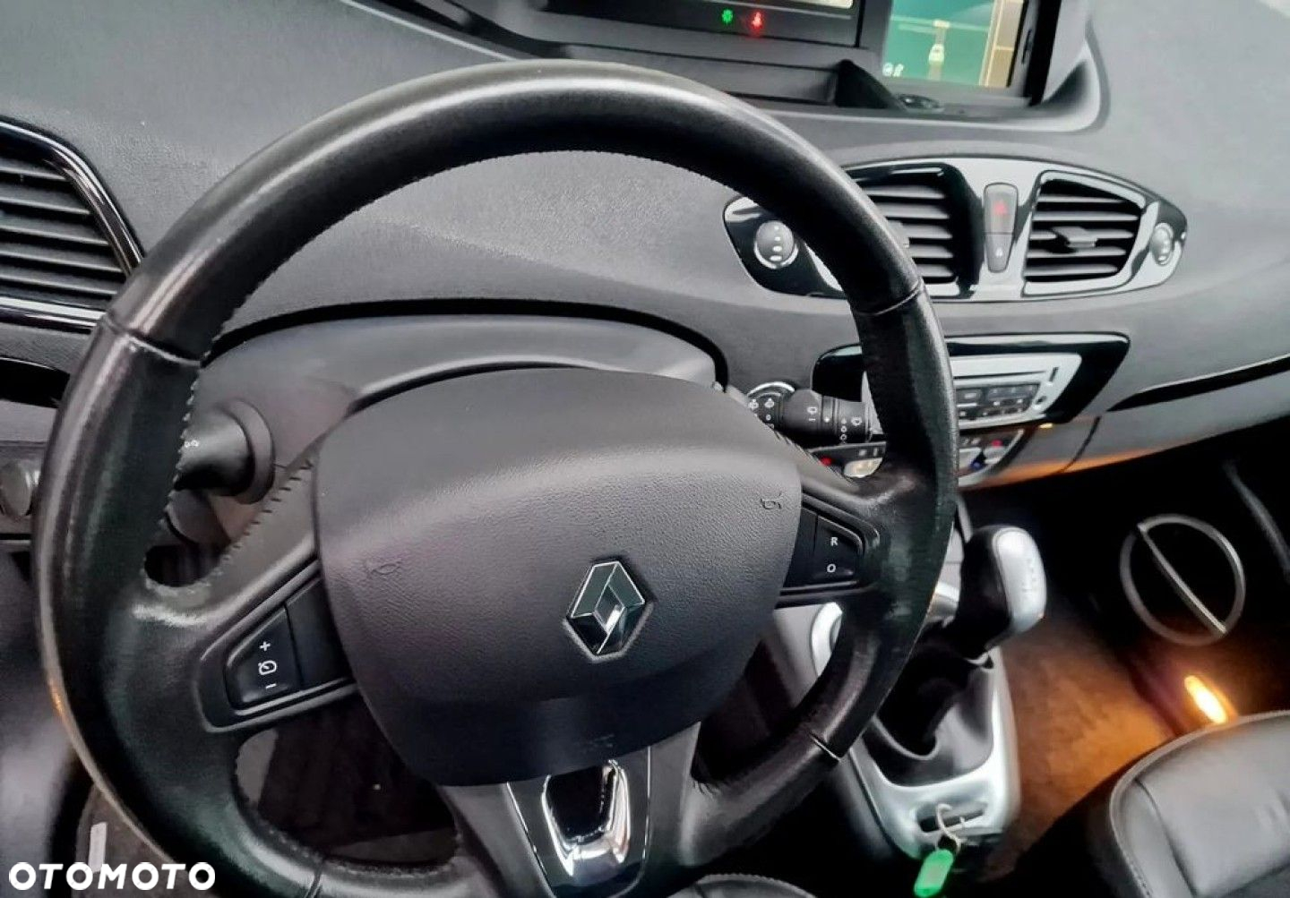 Renault Grand Scenic - 13