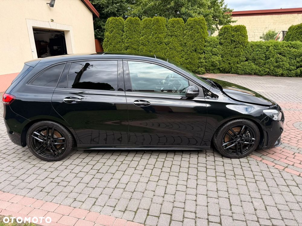 Mercedes-Benz Klasa B 250 4-Matic AMG Line 7G-DCT - 3