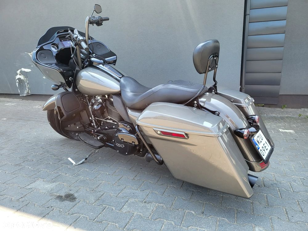 Harley-Davidson Touring Street Glide - 2