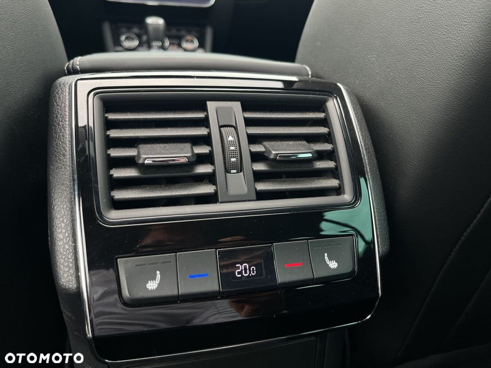 Skoda Superb 2.0 TDI SCR Sportline DSG - 17
