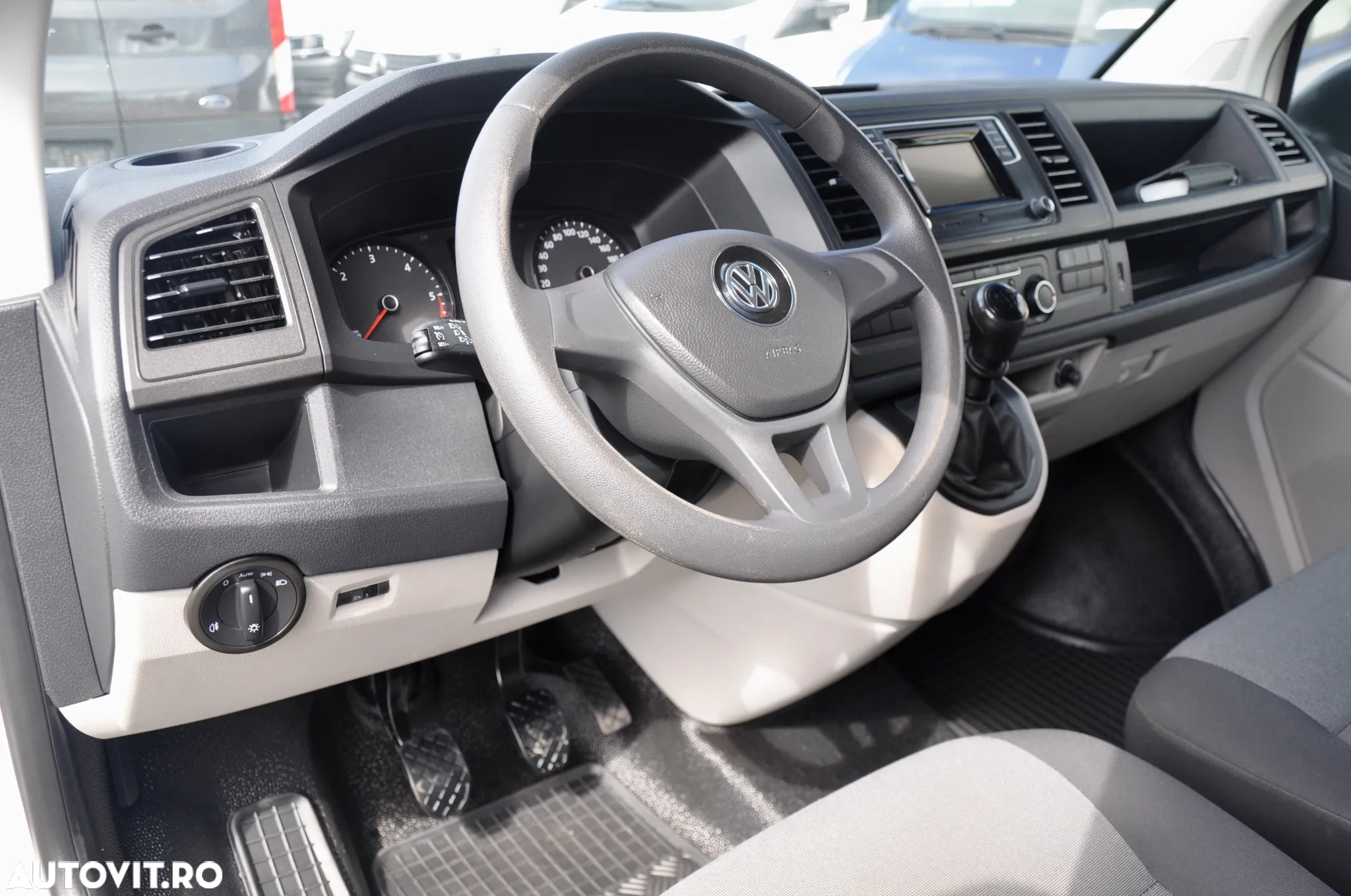 Volkswagen Transporter T6 L2H1 Van - 14