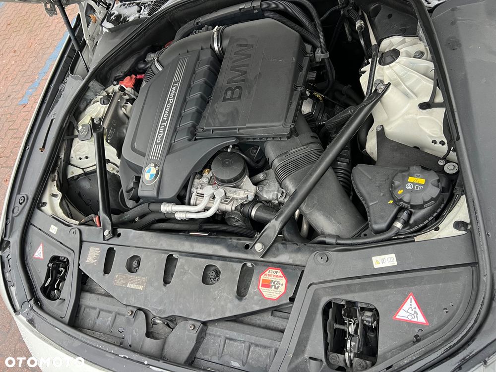 BMW Seria 5 535i Sport-Aut - 9