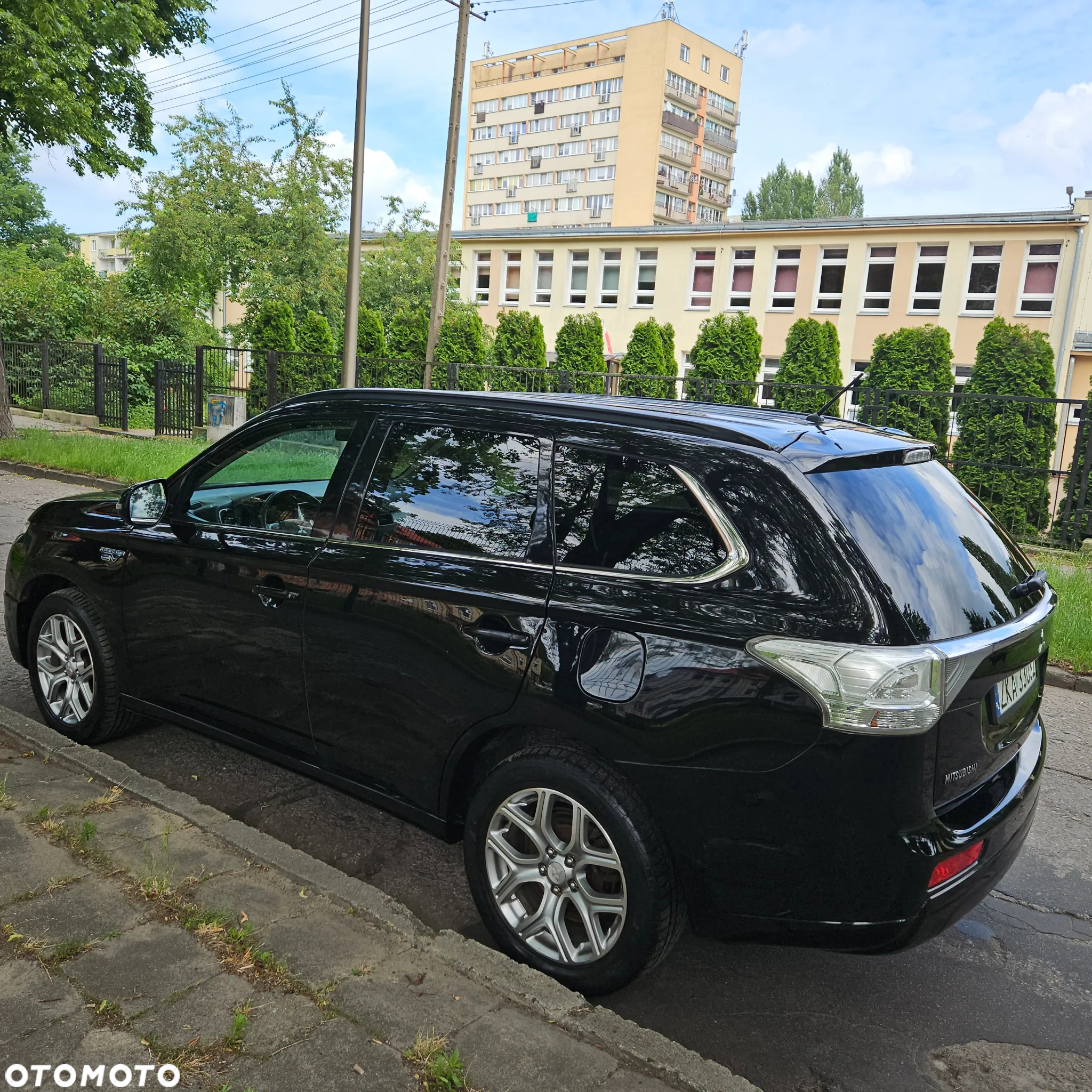 Mitsubishi Outlander 2.0 4WD Plug-In Hybrid Top - 10