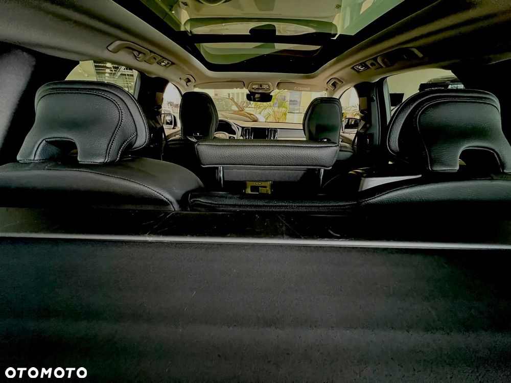 Volvo XC 60 B5 B AWD Plus Dark - 27