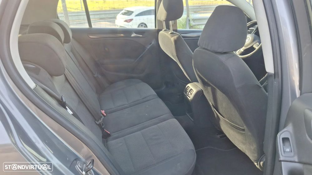 VW Golf 2.0 TDi Confortline - 7